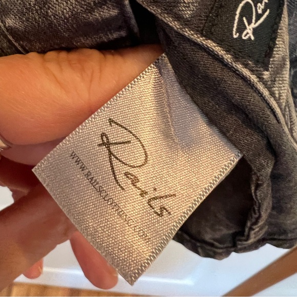 Rails NEW! Women's Medium Angelica Black Acid Wash Button Down Shirt - Picture 11 of 16